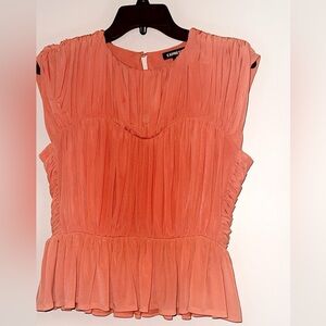 Medium blouse with keyhole back